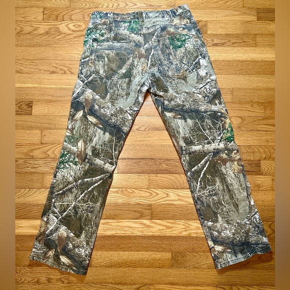 Realtree Camouflage Relaxed Men's Jeans - Picture 2 of 5